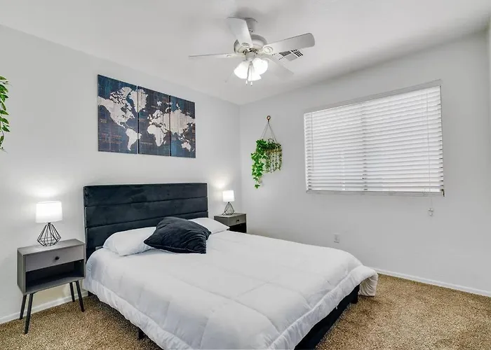Great Location Near Shopping & Entertainment Holiday home Litchfield Park